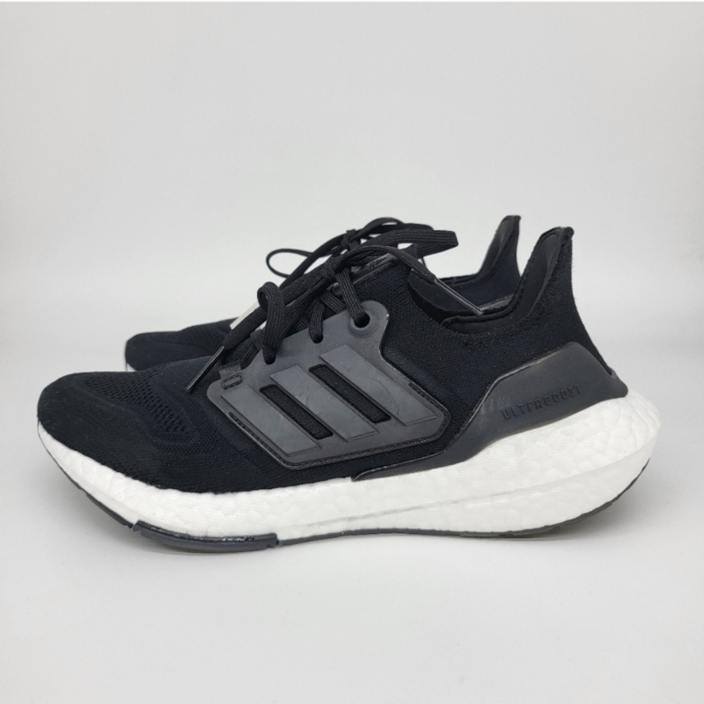 New Adidas Black Ultraboost 22 Running Shoes Women's Size 8